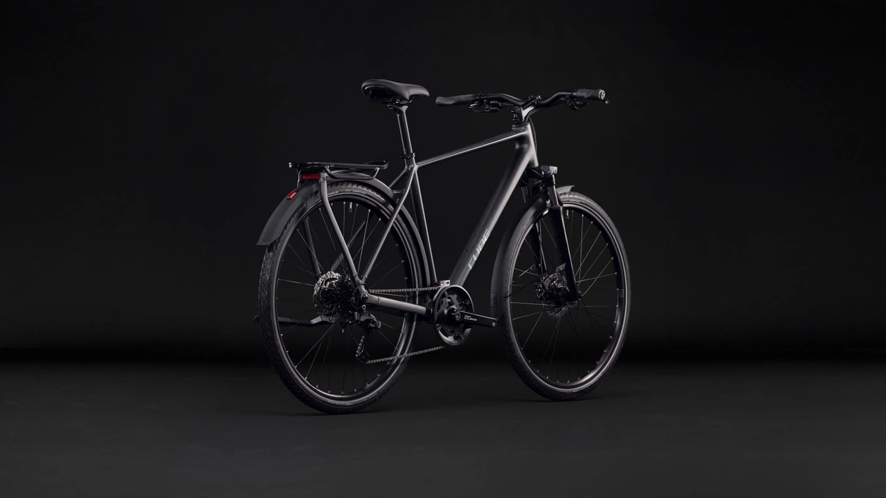 Cube kathmandu one heren zwart mat cube fietsen achterkant