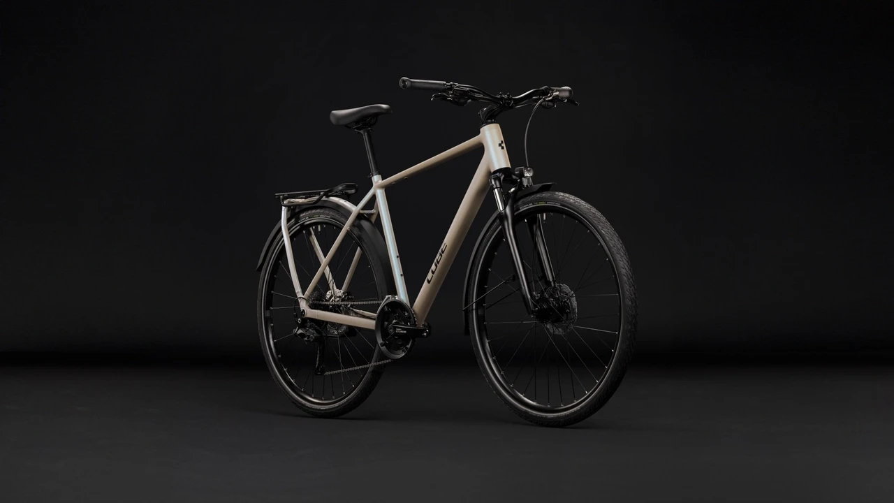 Cube kathmandu one heren zilver mat cube fietsen voorkant