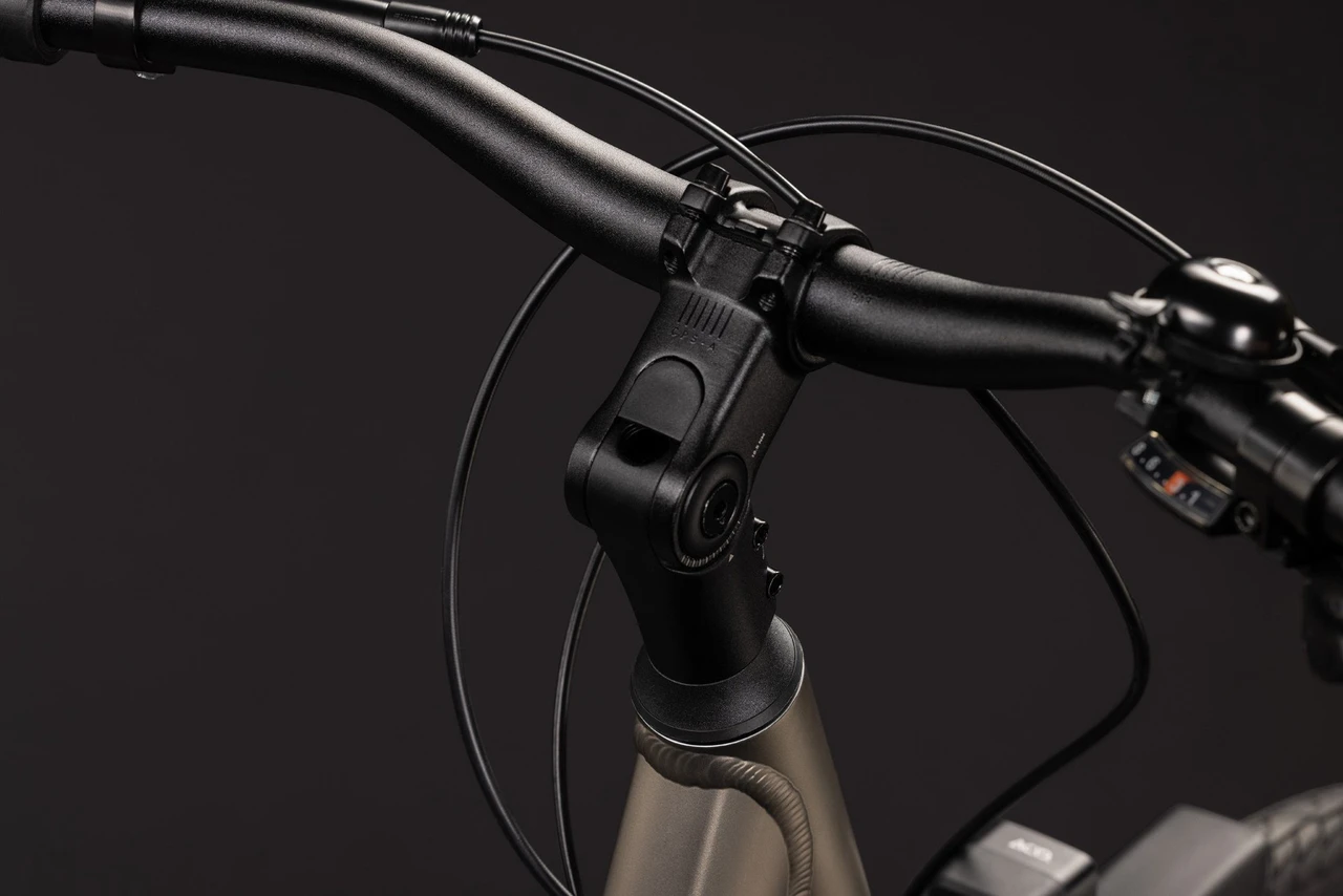 Cube touring one lage instap chroom cube touring fietsen stuur