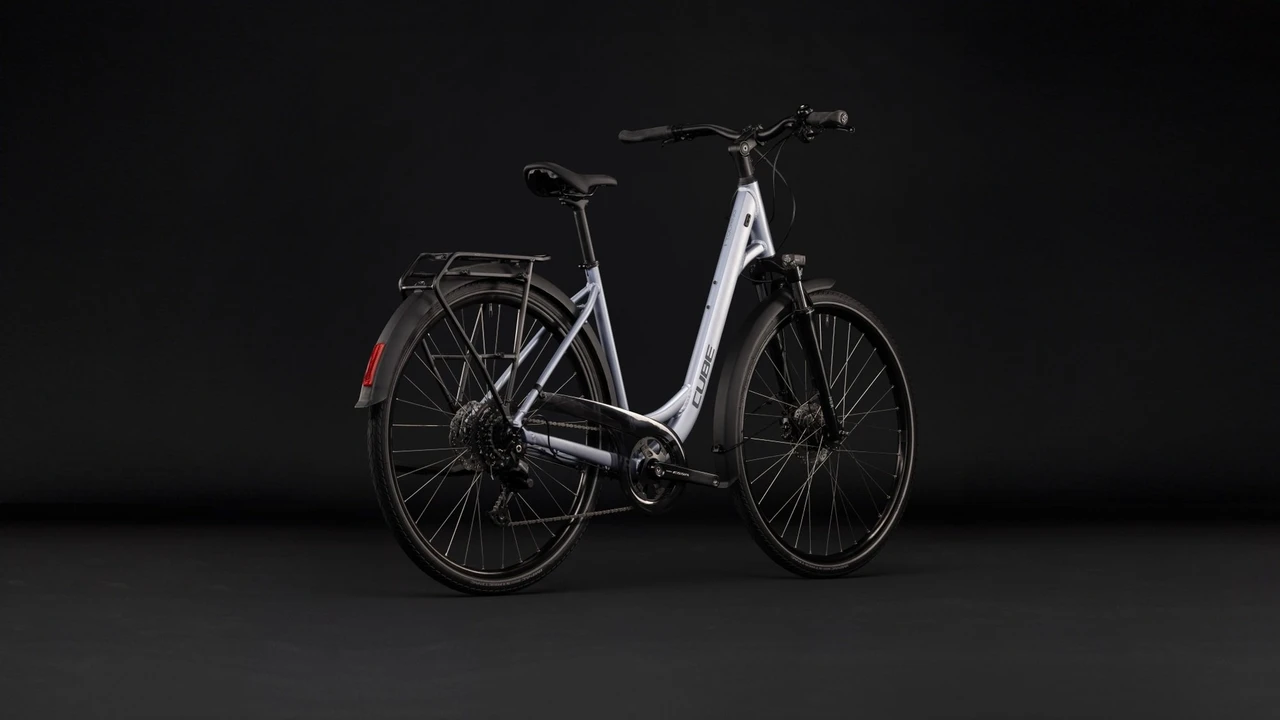 Cube touring one lage instap zilver blauw mat cube touring fietsen achterkant