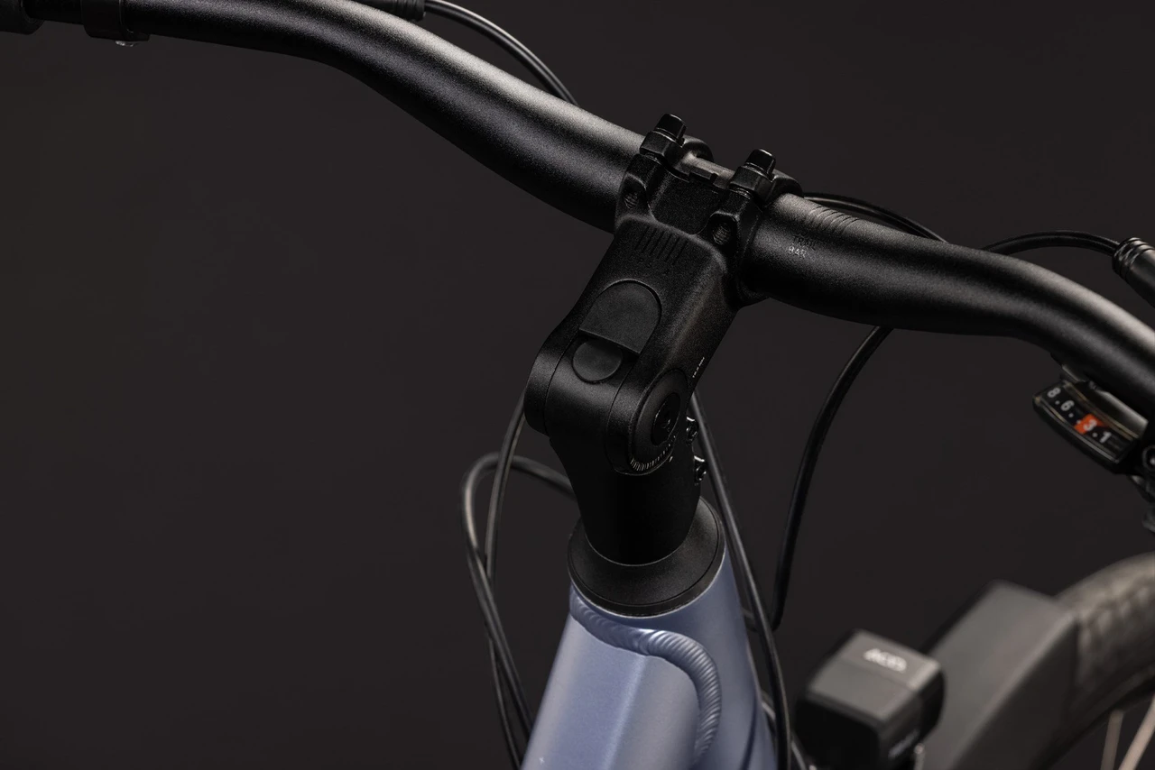 Cube touring one lage instap zilver blauw mat cube touring fietsen stuur