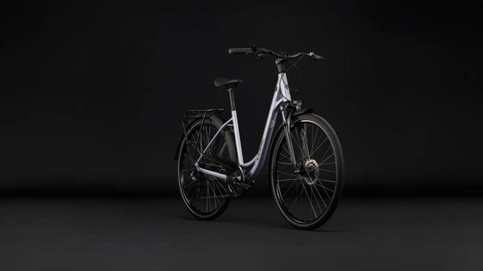 Cube touring one lage instap zilver blauw mat cube touring fietsen voorkant