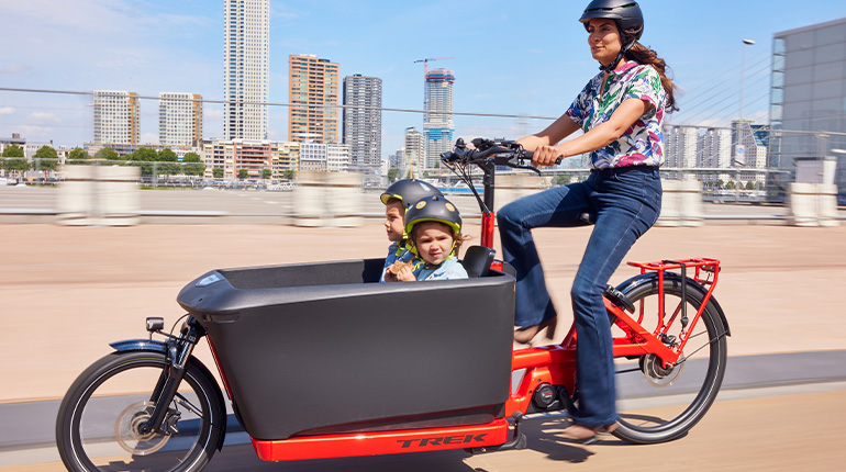 Trotseer de uitdagingen van de stad op een urban bakfiets