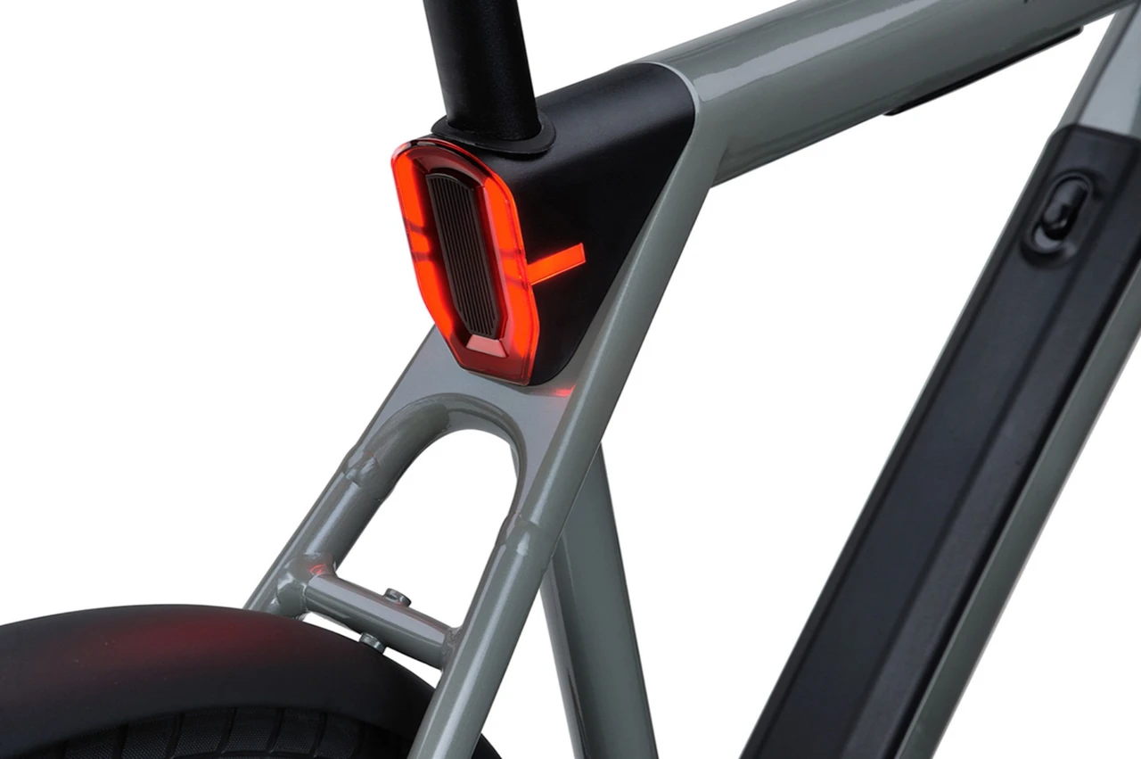 Raleigh one 2026 heren grijs raleigh elektrische stadsfiets achterlicht