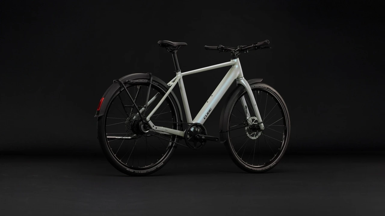 Cube editor hybrid pro 360 fe 2027 heren zilver mat cube elektrischefietsen achterkant