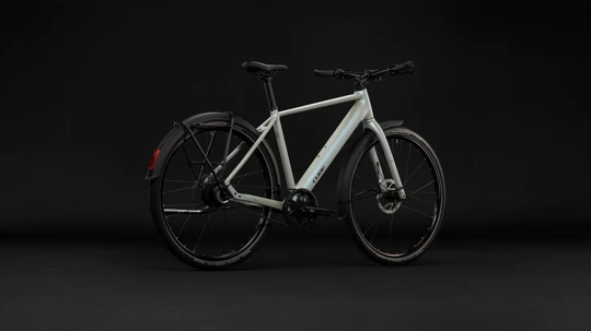 Cube editor hybrid pro 360 fe 2027 heren zilver mat cube elektrischefietsen achterkant