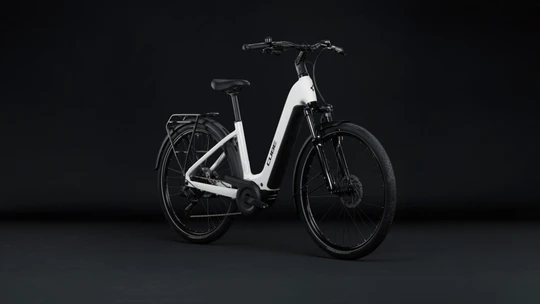 Cube touring hybrid one 600 dames wit cube elektrische hybride fietsen voorkant
