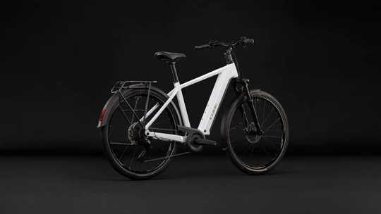 Cube touring hybrid one 600 heren wit cube elektrische hybride fietsen achterkant