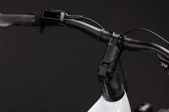 Cube touring hybrid one 600 heren wit cube elektrische hybride fietsen stuur