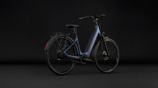 Cube supreme hybrid deluxe pro 2027 dames blauw mat cube elektrischefietsen achterkant