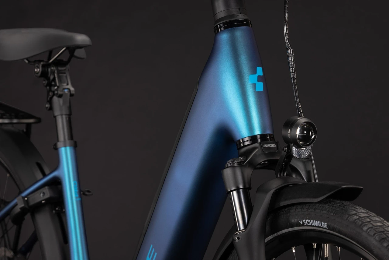 Cube supreme hybrid deluxe pro 2027 dames blauw mat cube elektrischefietsen detail