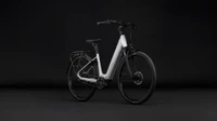 Cube supreme hybrid deluxe pro 2027 dames zilver mat cube elektrischefietsen voorkant