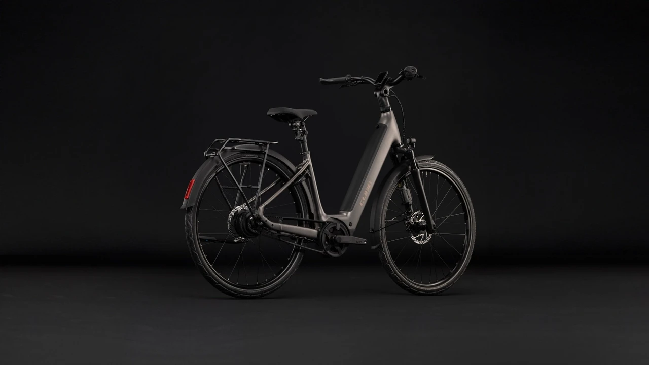 Cube supreme hybrid deluxe slx 2027 dames bruin mat cube elektrischefietsen achterkant