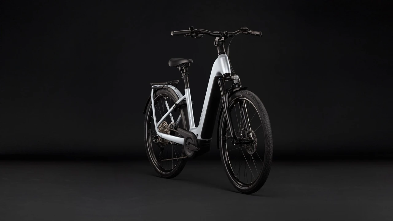 Cube kathmandu hybrid one 800 2027 dames zilver mat cube elektrische fietsen voorkant