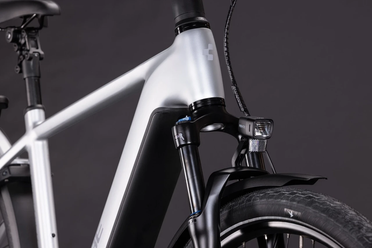 Cube kathmandu hybrid one 800 2027 heren zilver mat cube elektrische fietsen koplamp