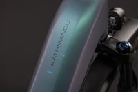 Cube kathmandu hybrid pro 2027 dames blauwgrijs mat cube elektrische fietsen frame