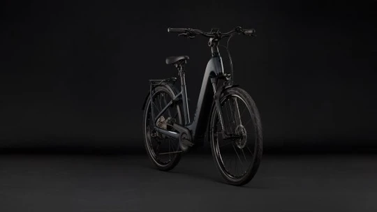 Cube kathmandu hybrid pro 2027 dames zwart mat cube elektrische fietsen voorkant