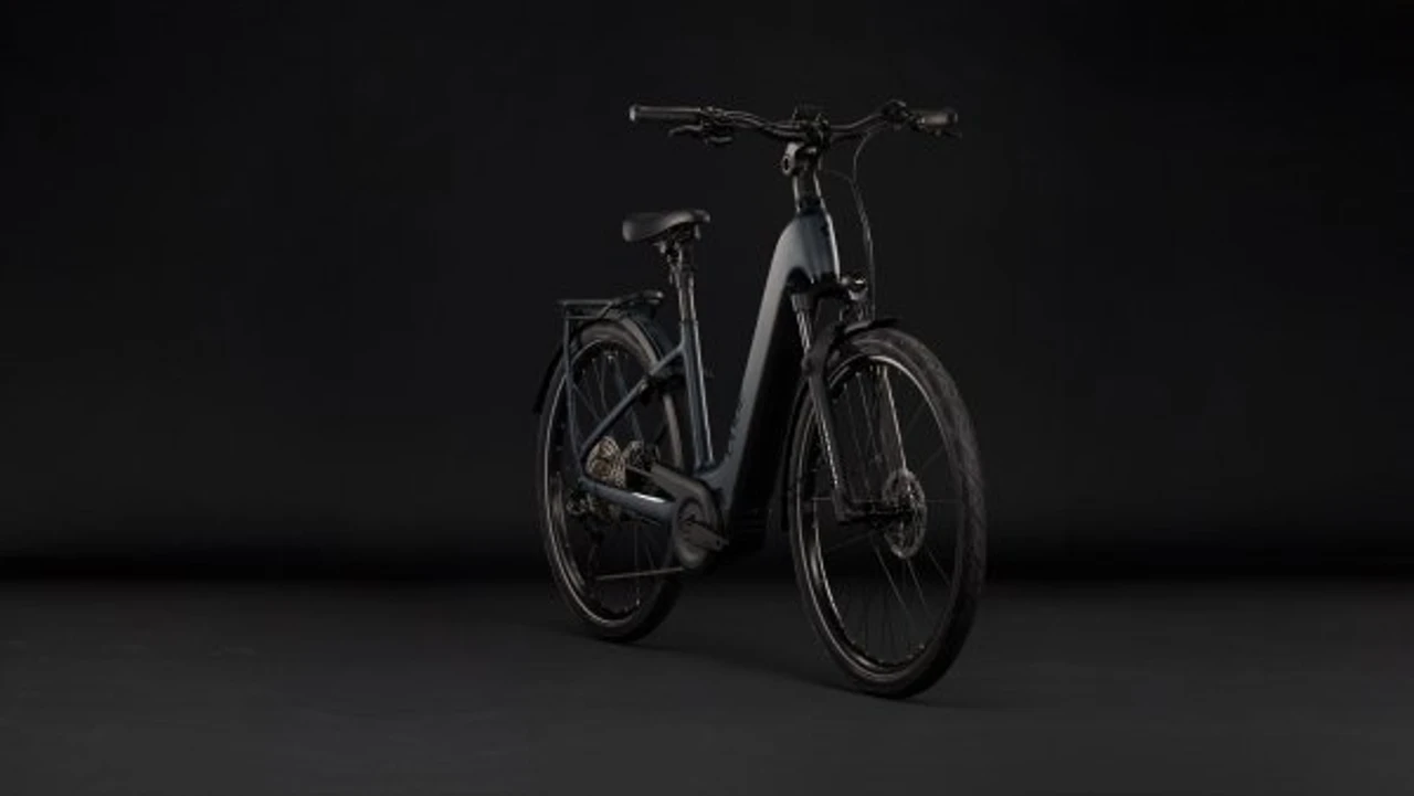 Cube kathmandu hybrid pro 2027 dames zwart mat cube elektrische fietsen voorkant