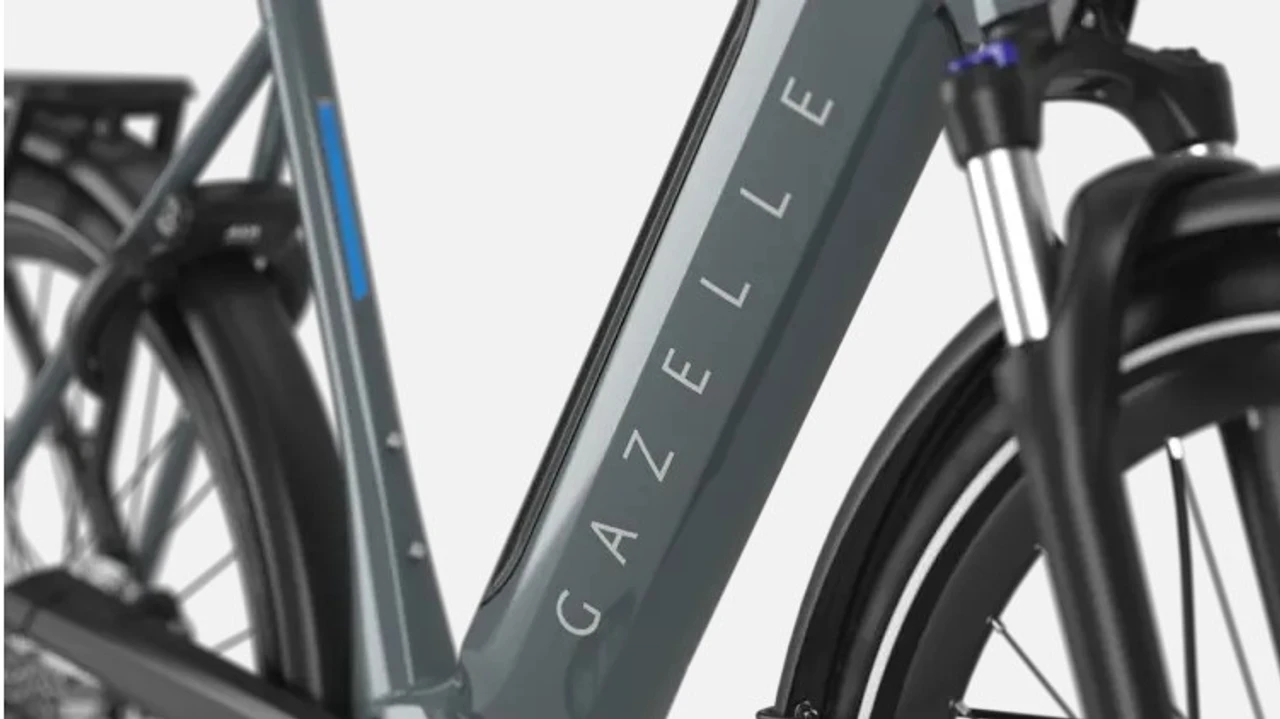 Gazelle Ultimate T10 HMB 2025