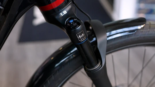 Pace B10 Suspension 2025