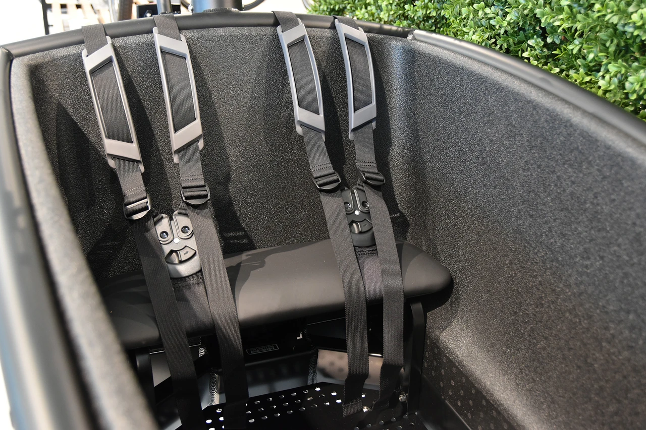 Urban Arrow Family Active Plus Smart Connected 2025